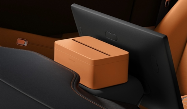 小米YU7磁吸纸巾盒卖169元 雷军回应车规级成本巨高