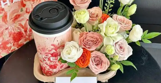 秋天的第一杯奶茶花束火了 秋天的第一杯奶茶花走红