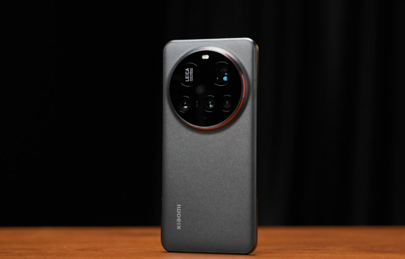 小米15 Ultra上市后首次调价,直降500元,号称唯一的一皇一后组合 小米15 Ultra上市后首次调价,直降500元,号称唯一的一皇一后组合